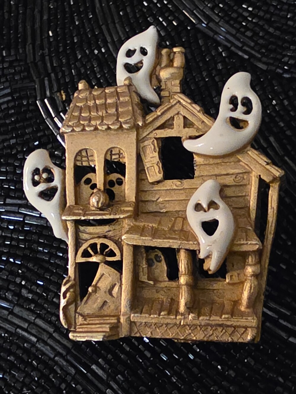 Haunted House 3D Vintage Brooche.